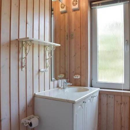 Дом отдыха Three Bedroom Holiday In Ринкёбинг