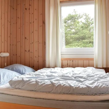 Дом отдыха Three Bedroom Holiday In