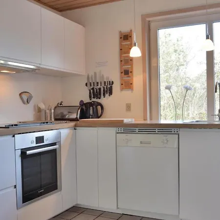 Three Bedroom Holiday In Дом отдыха *